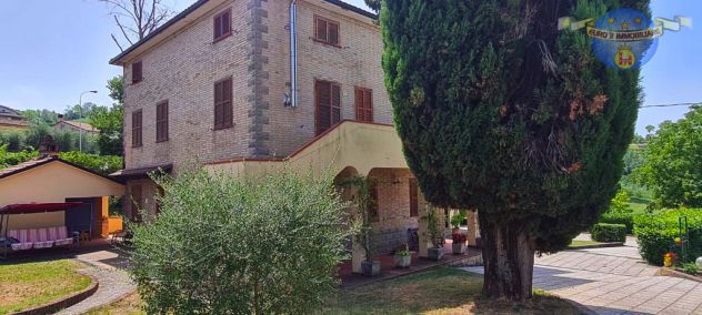 casa indipendente in vendita a Smerillo in zona San Martino al Faggio