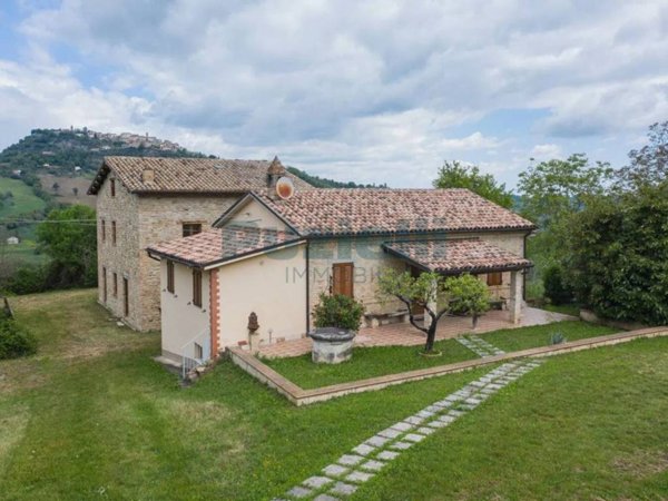 casa indipendente in vendita a Smerillo