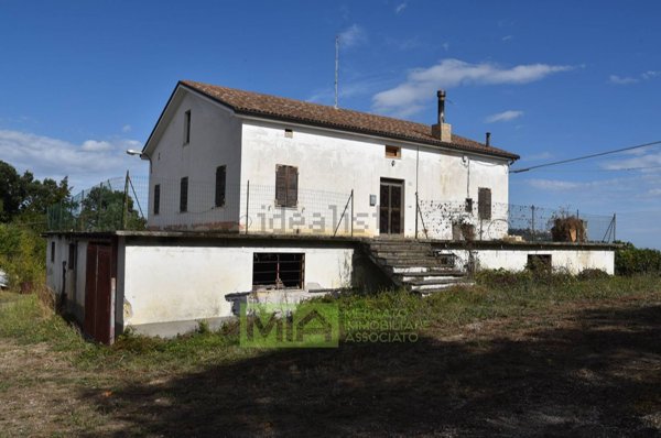 casale in vendita a Smerillo