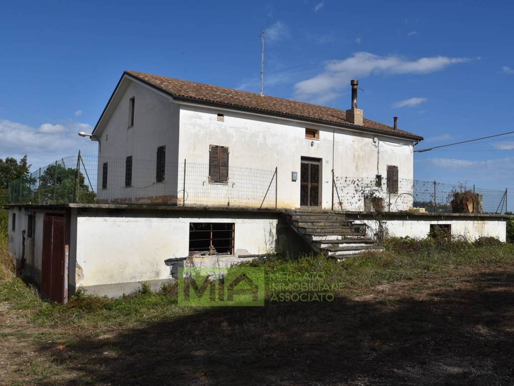 casa indipendente in vendita a Smerillo