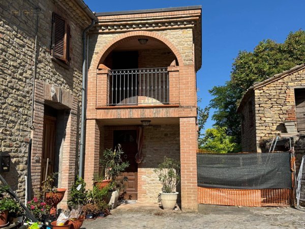 casa indipendente in vendita a Smerillo
