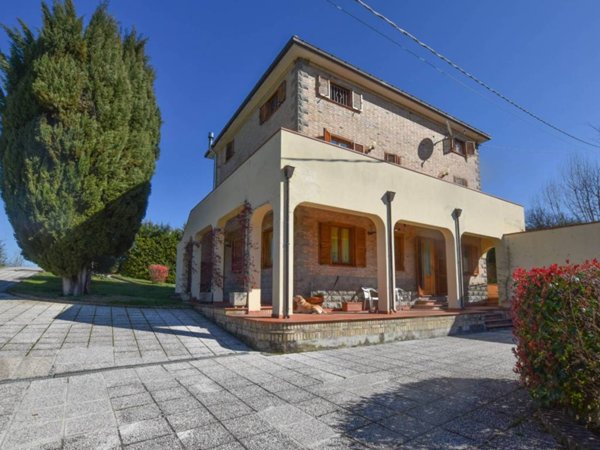 casa indipendente in vendita a Smerillo in zona San Martino al Faggio