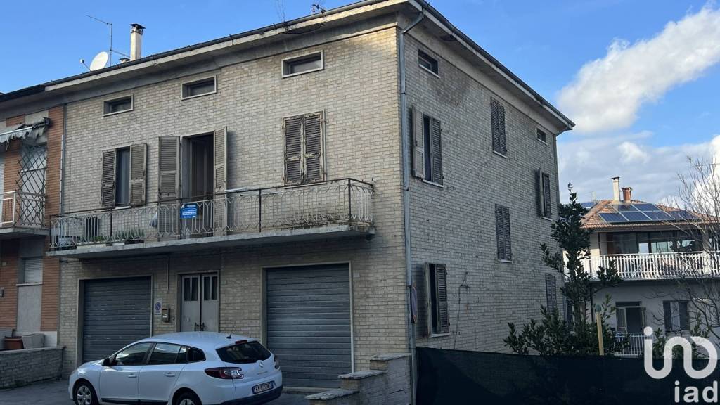 casa indipendente in vendita a Torre San Patrizio