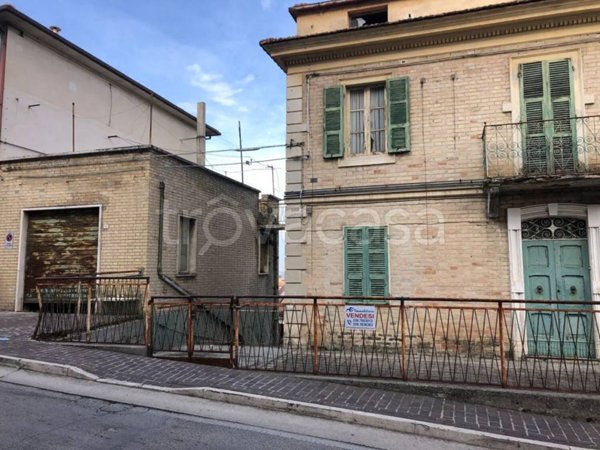 casa indipendente in vendita a Torre San Patrizio