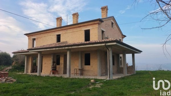 casa indipendente in vendita a Torre San Patrizio