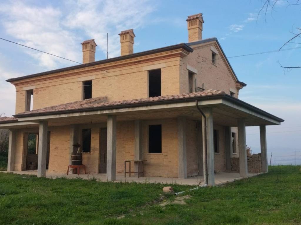 casa indipendente in vendita a Torre San Patrizio
