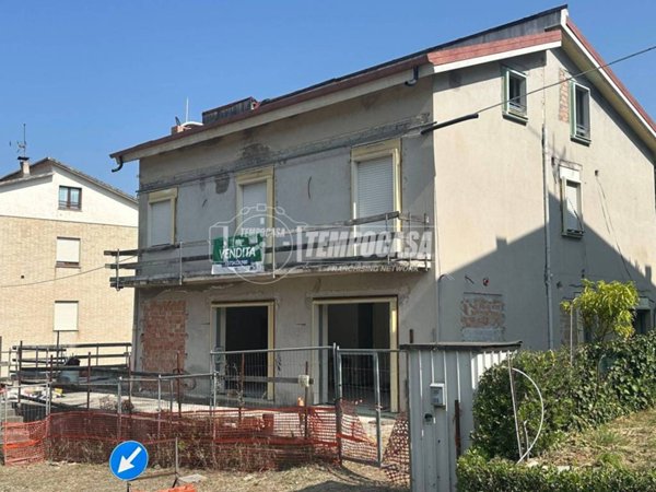 casa indipendente in vendita a Torre San Patrizio