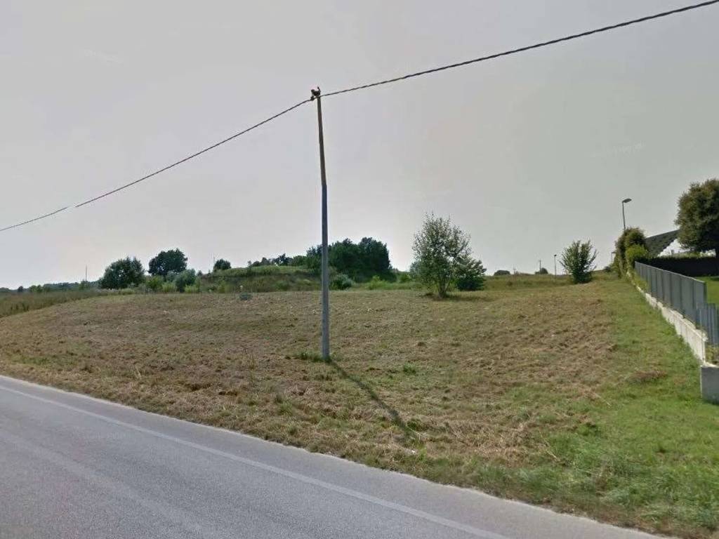 terreno agricolo in vendita a Torre San Patrizio