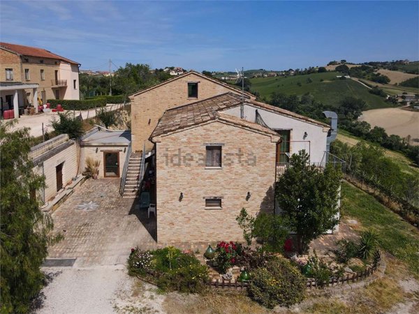 casale in vendita a Torre San Patrizio