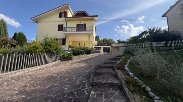 casa indipendente in vendita a Torre San Patrizio