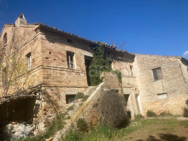 casa indipendente in vendita a Torre San Patrizio in zona Santa Maria d'Ete