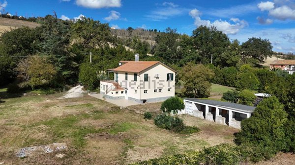 casa indipendente in vendita a Torre San Patrizio in zona San Venanzo