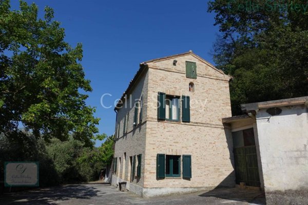 casa indipendente in vendita a Torre San Patrizio