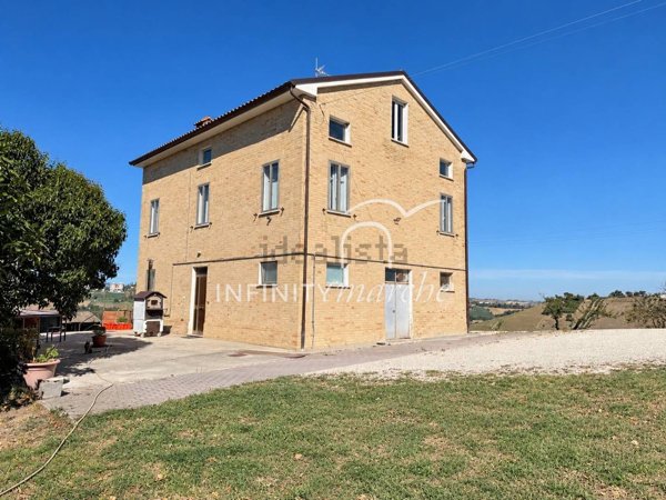 casa indipendente in vendita a Torre San Patrizio