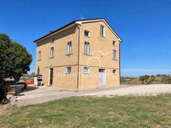 casa indipendente in vendita a Torre San Patrizio