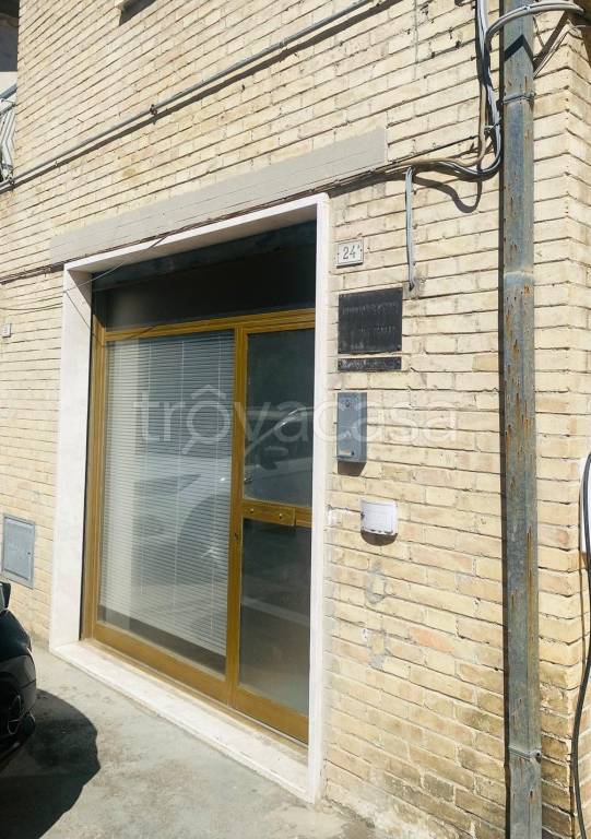ufficio in vendita a Torre San Patrizio in zona San Venanzo
