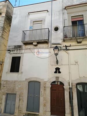 casa indipendente in vendita ad Andria in zona Centro Storico