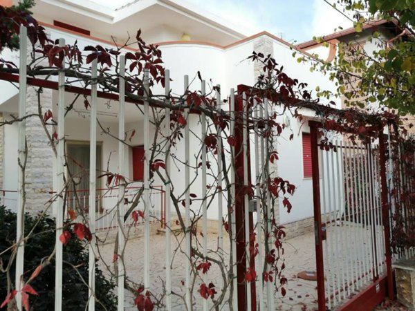 casa indipendente in vendita ad Andria in zona Montegrosso