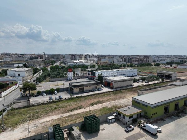 locale commerciale in vendita ad Andria