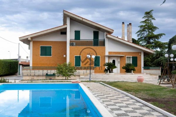 casa indipendente in vendita ad Andria in zona Castel del Monte