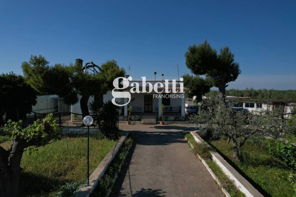 negozio in vendita ad Andria