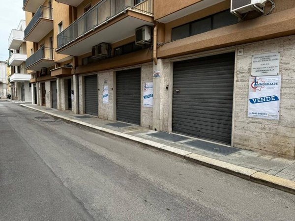 negozio in vendita ad Andria in zona Centro Storico