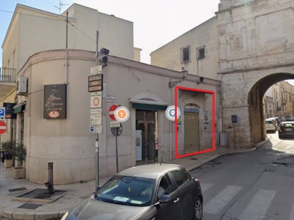 negozio in vendita ad Andria in zona Centro Storico