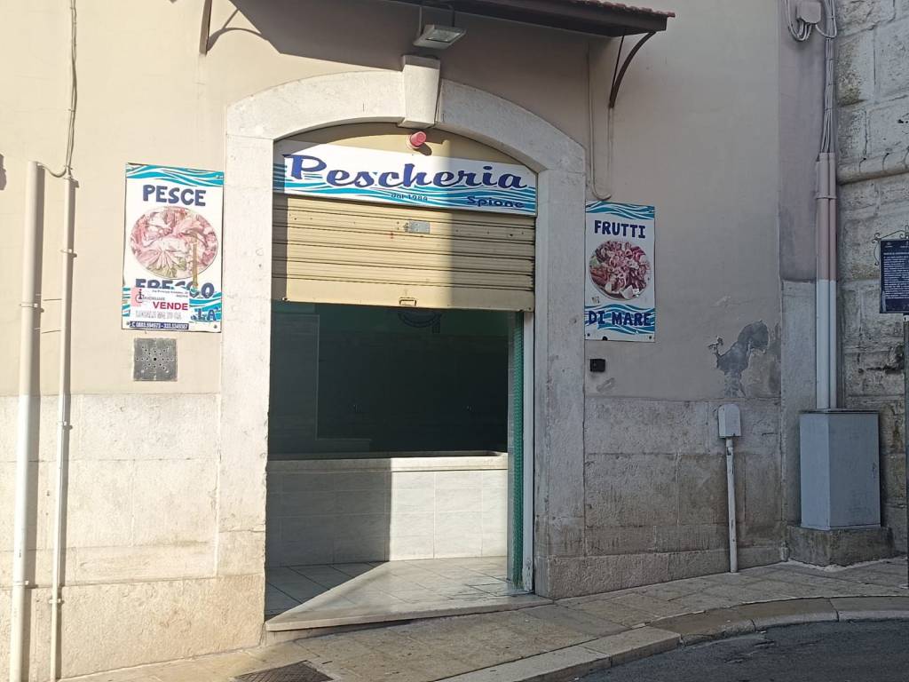negozio in vendita ad Andria in zona Centro Storico
