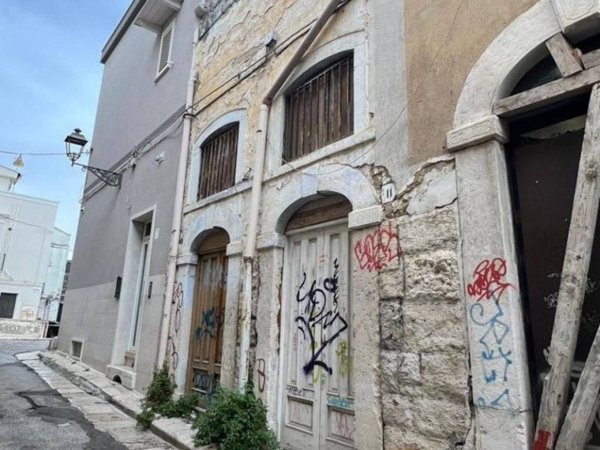 intera palazzina in vendita ad Andria in zona Centro Storico