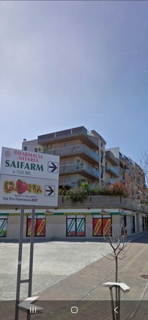locale commerciale in vendita ad Andria
