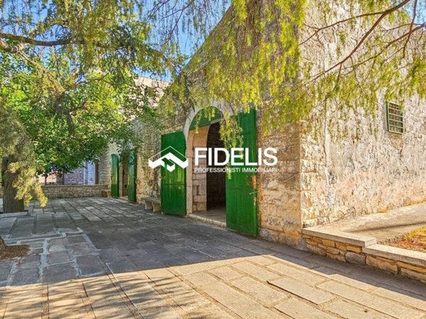 casa indipendente in vendita ad Andria in zona Castel del Monte