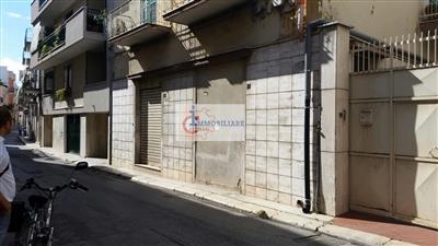 locale commerciale in vendita ad Andria