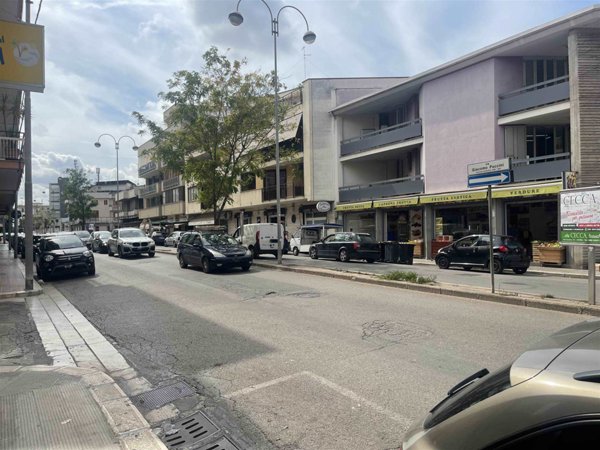 locale commerciale in vendita ad Andria