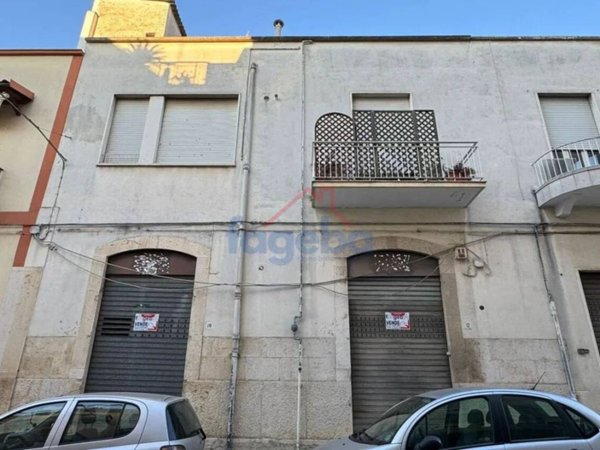 negozio in vendita ad Andria