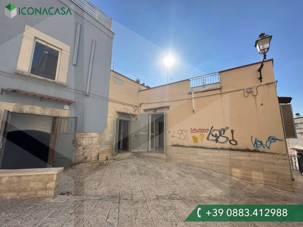 casa indipendente in vendita ad Andria in zona Centro Storico