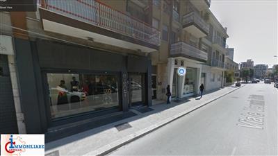 locale commerciale in vendita ad Andria