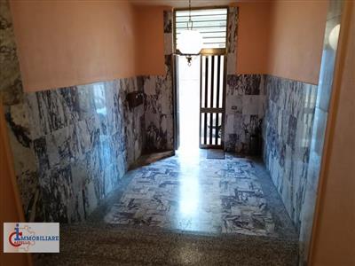 locale commerciale in vendita ad Andria