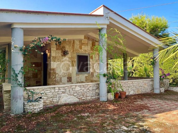casa indipendente in vendita ad Andria in zona Montegrosso