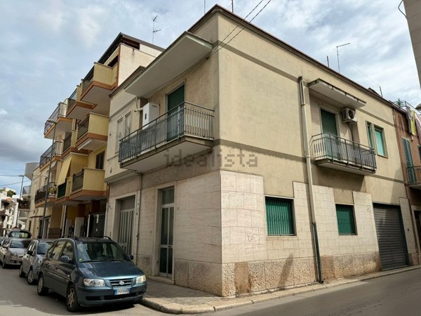 casa semindipendente in vendita ad Andria