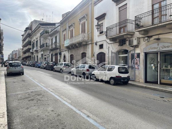 locale commerciale in vendita ad Andria