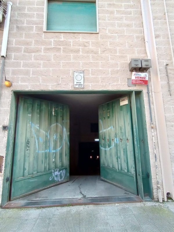 negozio in vendita ad Andria