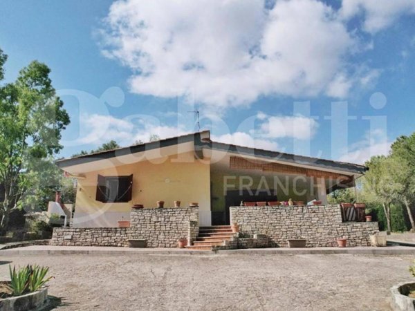 casa indipendente in vendita ad Andria in zona Castel del Monte