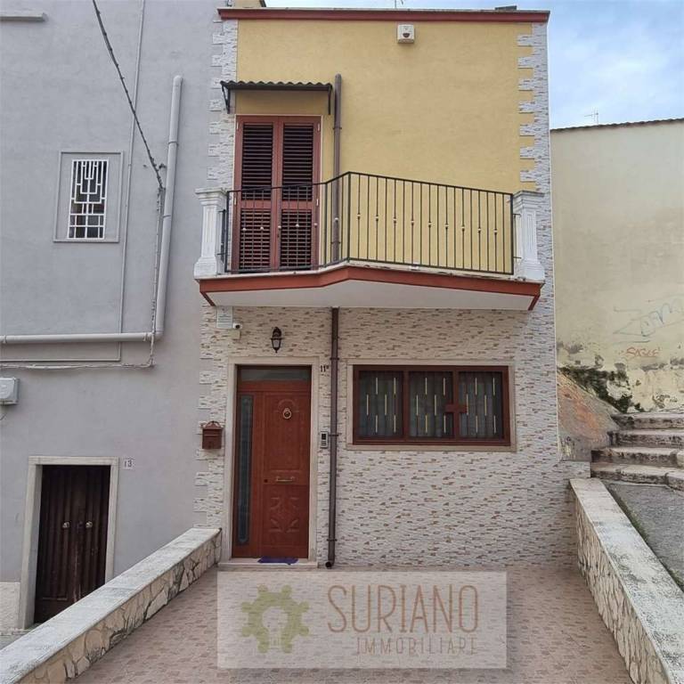casa indipendente in vendita ad Andria in zona Centro Storico