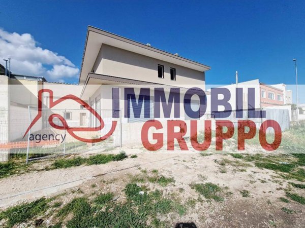 locale commerciale in vendita ad Andria