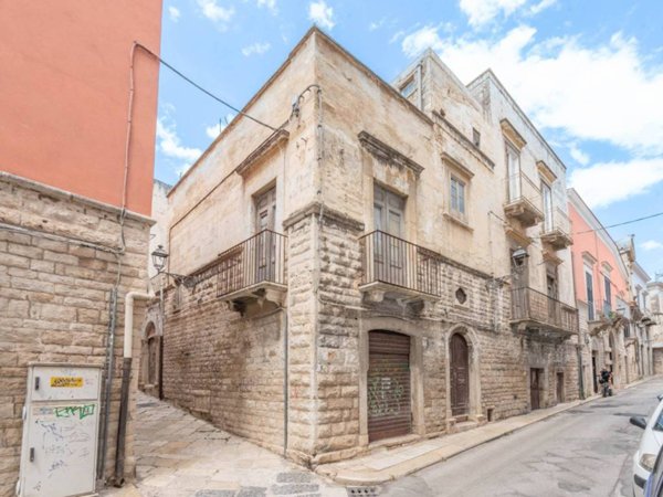 casa indipendente in vendita ad Andria in zona Centro Storico