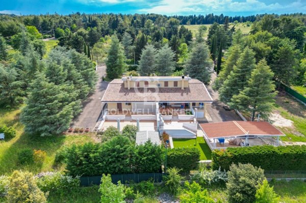casa indipendente in vendita ad Andria in zona Castel del Monte
