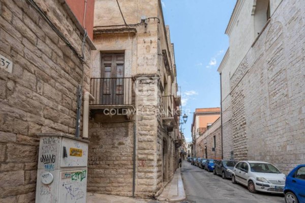 casa indipendente in vendita ad Andria in zona Centro Storico