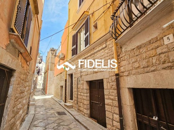 casa indipendente in vendita ad Andria in zona Centro Storico