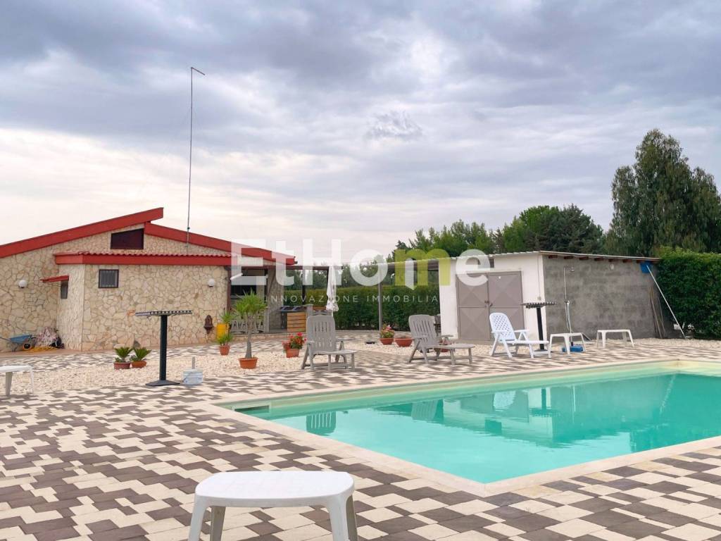 casa indipendente in vendita ad Andria in zona Montegrosso