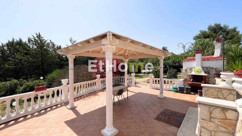 casa indipendente in vendita ad Andria in zona Montegrosso